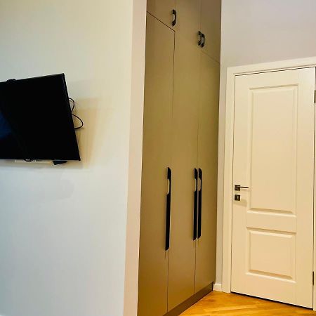 Уютная Стильная Квартира Возле Центрального Парка Горького! Apartamento Almatý Exterior foto