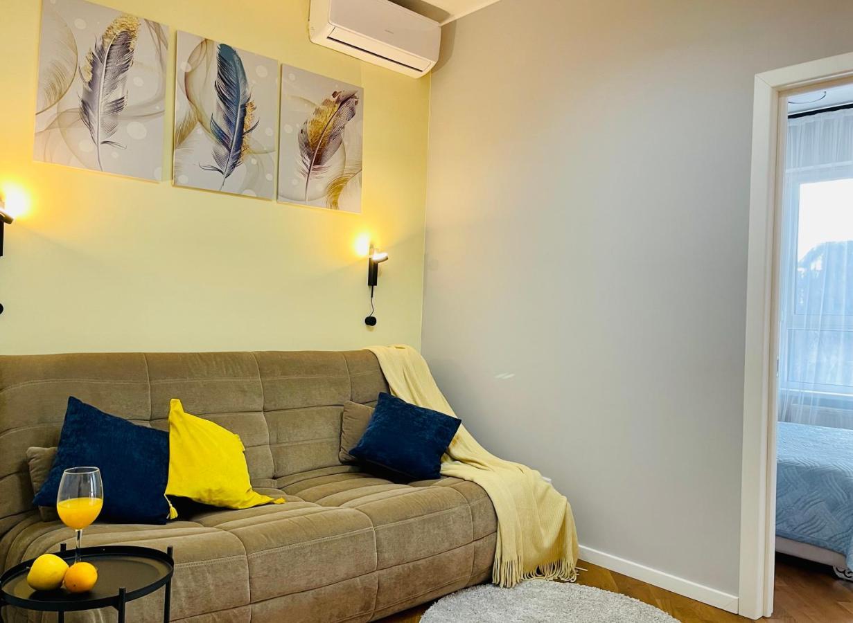 Уютная Стильная Квартира Возле Центрального Парка Горького! Apartamento Almatý Exterior foto