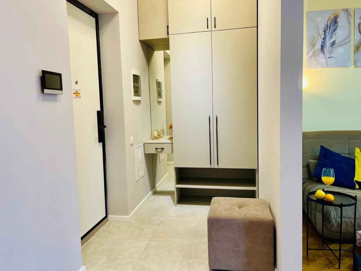 Уютная Стильная Квартира Возле Центрального Парка Горького! Apartamento Almatý Exterior foto