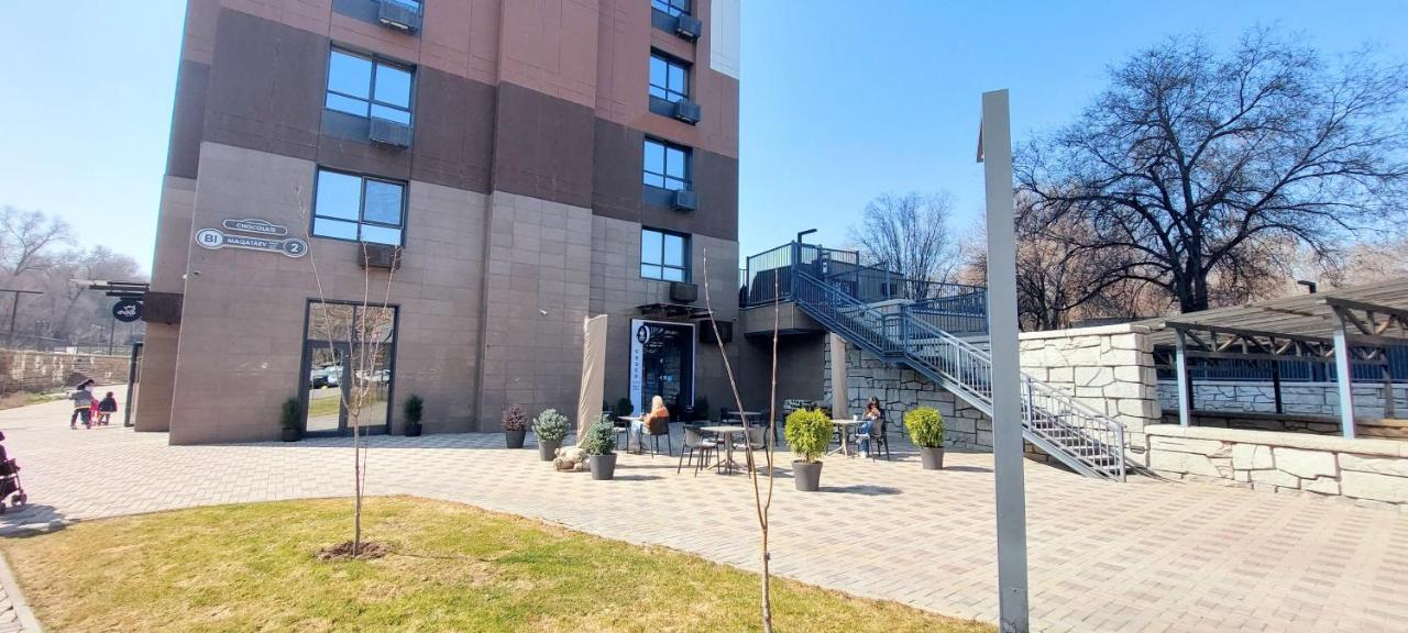 Уютная Стильная Квартира Возле Центрального Парка Горького! Apartamento Almatý Exterior foto